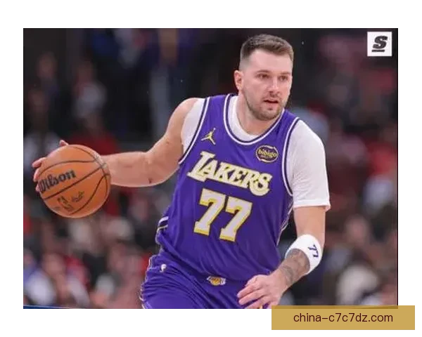 东契奇赞詹皇41岁疯狂职业态度